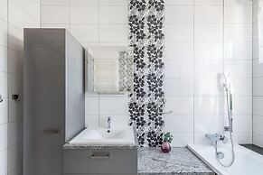 Lion Apartments - The Wave