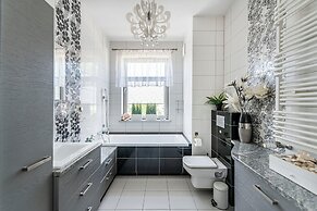 Lion Apartments - The Wave