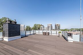 Lion Apartments - The Wave