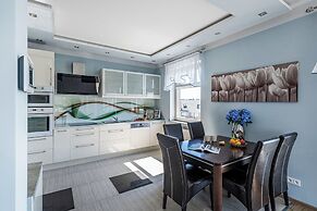 Lion Apartments - The Wave