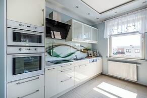 Lion Apartments - The Wave