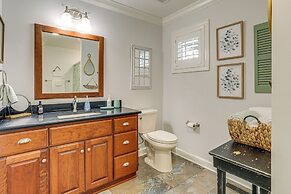 Deck & Gas Grill: Riverfront Home in Heber Springs