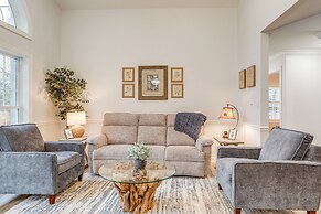 Deck & Gas Grill: Riverfront Home in Heber Springs