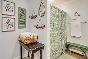 Deck & Gas Grill: Riverfront Home in Heber Springs