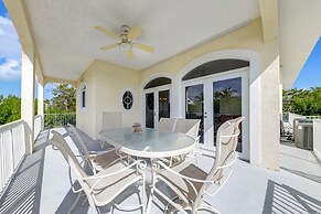 Half-mi to Boat Ramp: Canal-front Florida Keys Gem