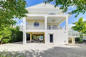 Half-mi to Boat Ramp: Canal-front Florida Keys Gem