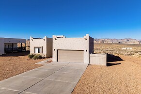 4 Mi to Lake Powell: Retreat w/ Game Room!