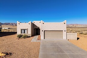 4 Mi to Lake Powell: Retreat w/ Game Room!