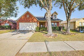 Family Gem w/ Fire Pit & Fenced Yard in Houston