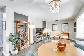 Close to Downtown & Parks: Modern Anchorage Home