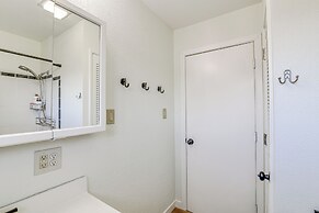 Close to Downtown & Parks: Modern Anchorage Home