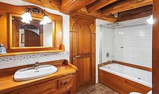 Rotui Luxury Village