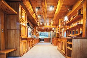 Rotui Luxury Village