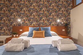 Vittoria Garden Suites