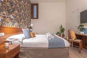 Vittoria Garden Suites