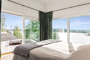 Dream Stay Seafront Villa Padel Court