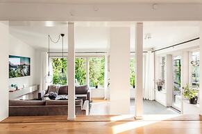 Dream Stay Seafront Villa Padel Court