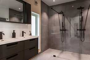 Dream Stay Seafront Villa Padel Court