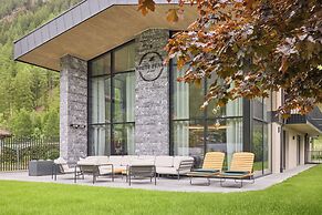 Chalet White Pearl by MYALPS