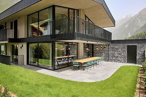 Chalet White Pearl by MYALPS