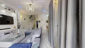 Carter's Luxury Apartment