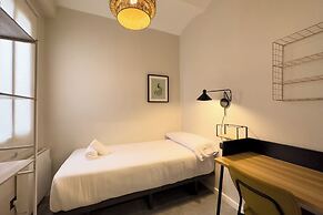 BeBarceloner Sants Apartments