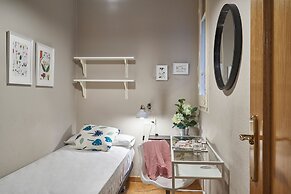 BeBarceloner Sants Apartments