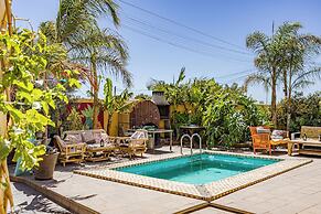 Los Amigos Nest Hostel