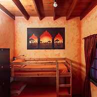 Los Amigos Nest Hostel