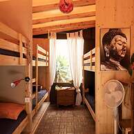 Los Amigos Nest Hostel