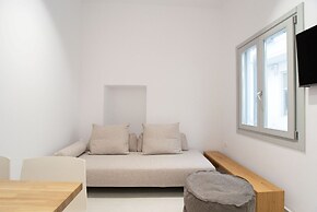 Parikia's Cosy Jewel