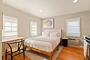 Hygge House Suites