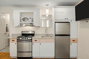 Hygge House Suites