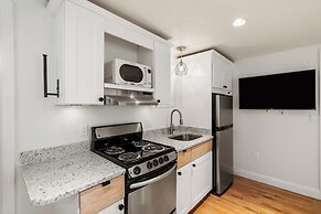 Hygge House Suites