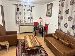 1br-sleeps2-parking-quietstay-citycentre