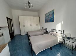 Cà Dell'alpe-between the Apuane Alps and the sea