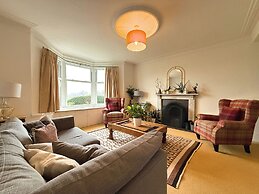 Spacious 4BR Retreat for 8