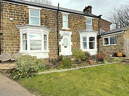 Spacious 4BR Retreat for 8