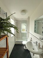 Spacious 4BR Retreat for 8