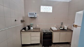 Casa vintage ampla com varanda e quintal