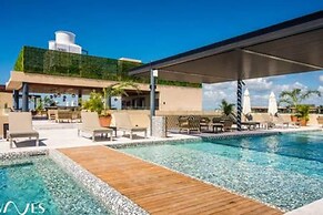 2 Br. With Rooftop Pool and Stunning Ocean View
