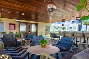 2 Br. With Rooftop Pool and Stunning Ocean View