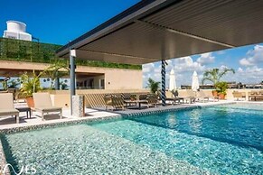 2 Br. With Rooftop Pool and Stunning Ocean View