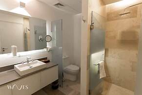 3 Br. Ocean Front PH With Stunning Views