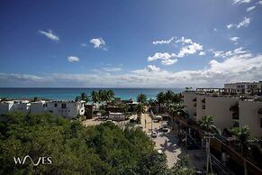 3 Br. Ocean Front PH With Stunning Views