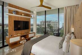 3 Br. Ocean Front PH With Stunning Views