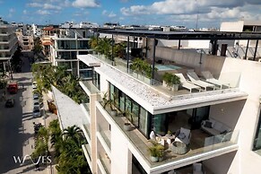 3 Br. Ocean Front PH With Stunning Views