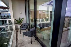 3 Br. Ocean Front PH With Stunning Views