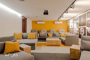 Pool View 1 Br. Steps Away From the Beach