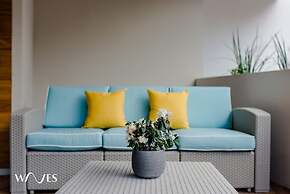 Pool View 1 Br. Steps Away From the Beach